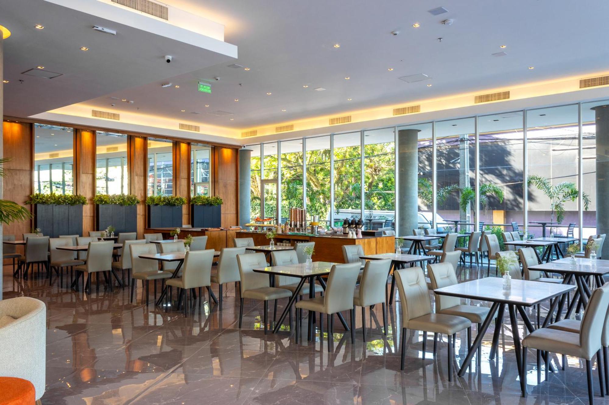 Tryp By Wyndham Asuncion Hotel Bagian luar foto