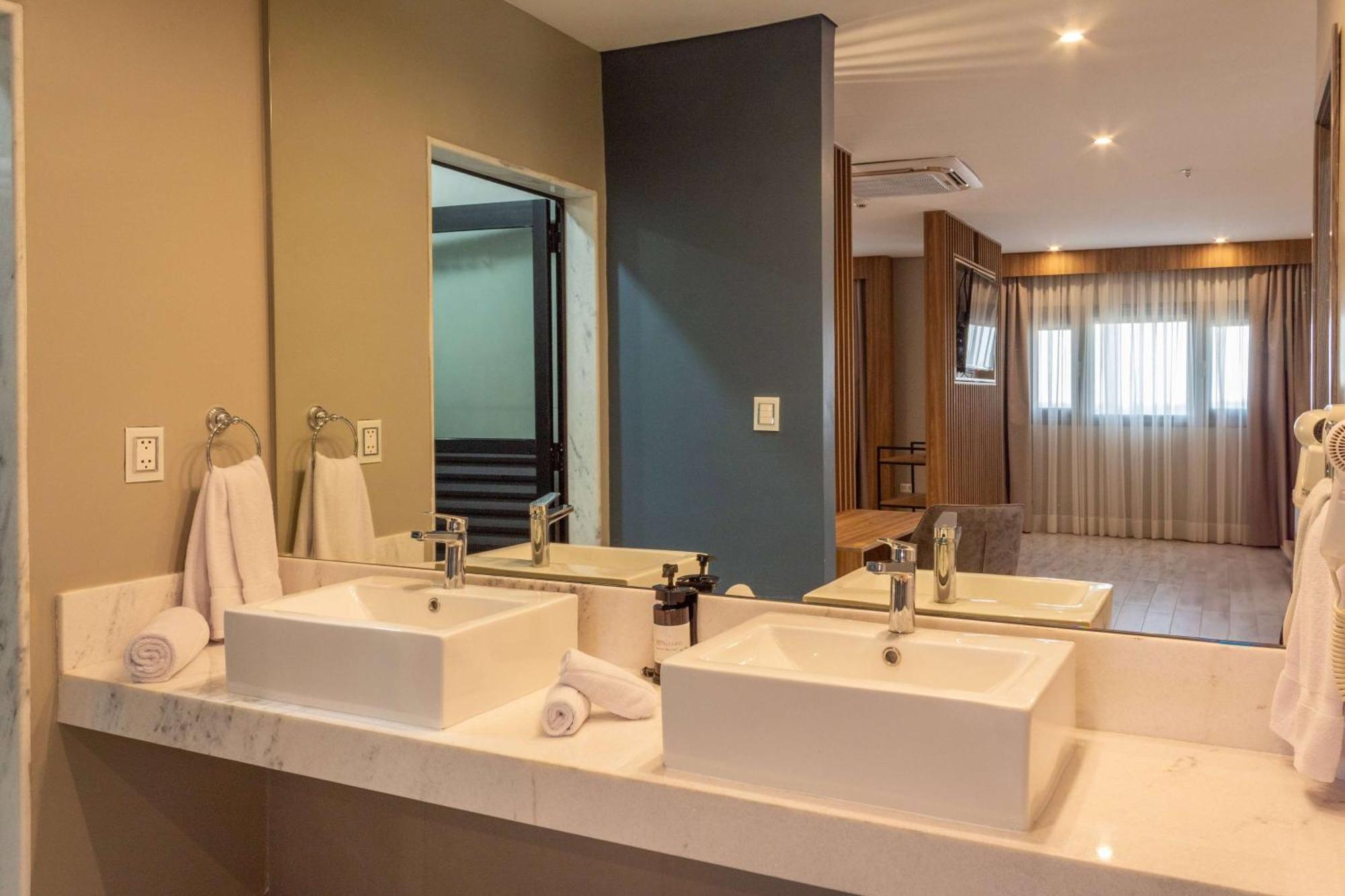 Tryp By Wyndham Asuncion Hotel Bagian luar foto