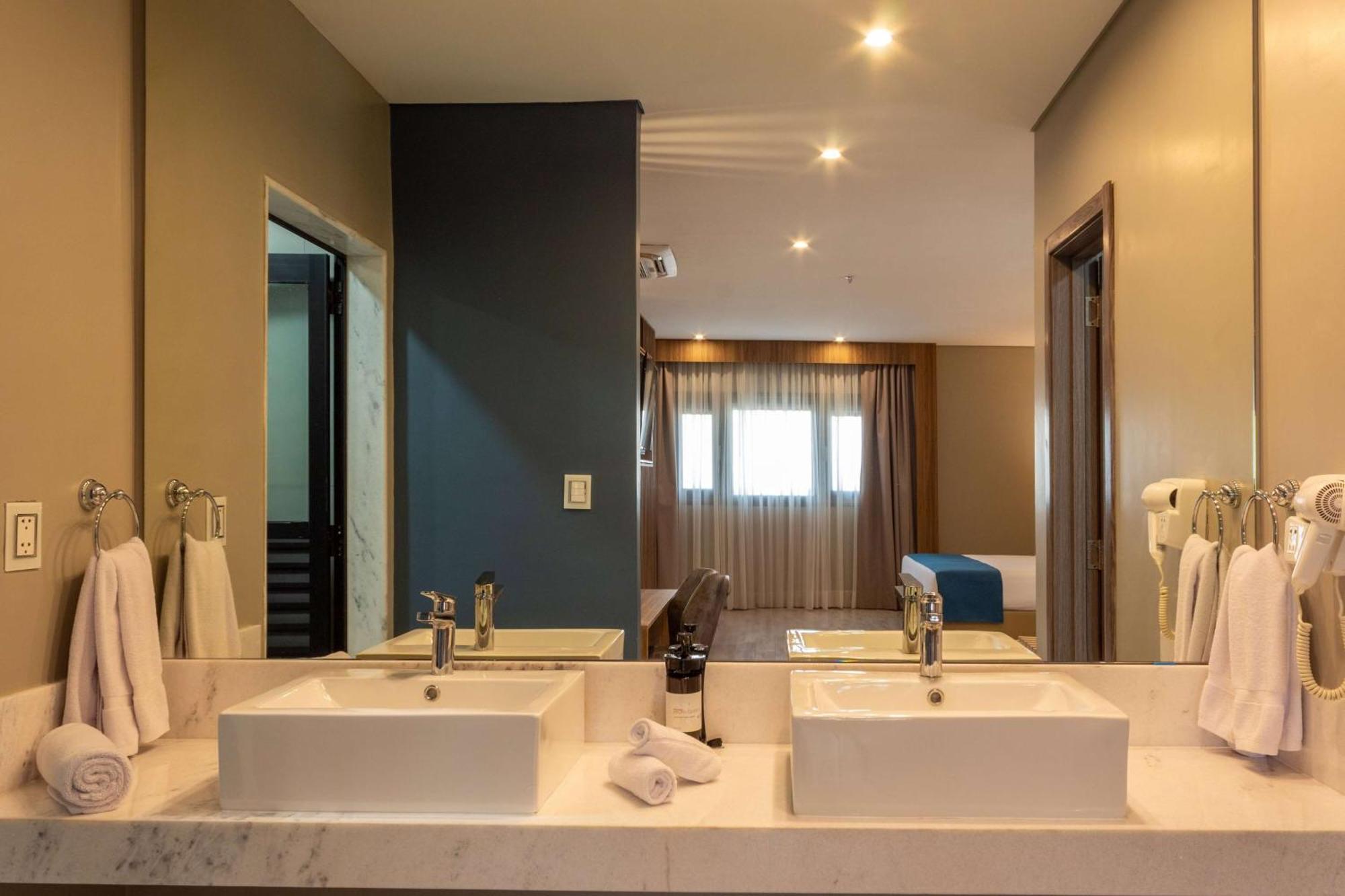 Tryp By Wyndham Asuncion Hotel Bagian luar foto