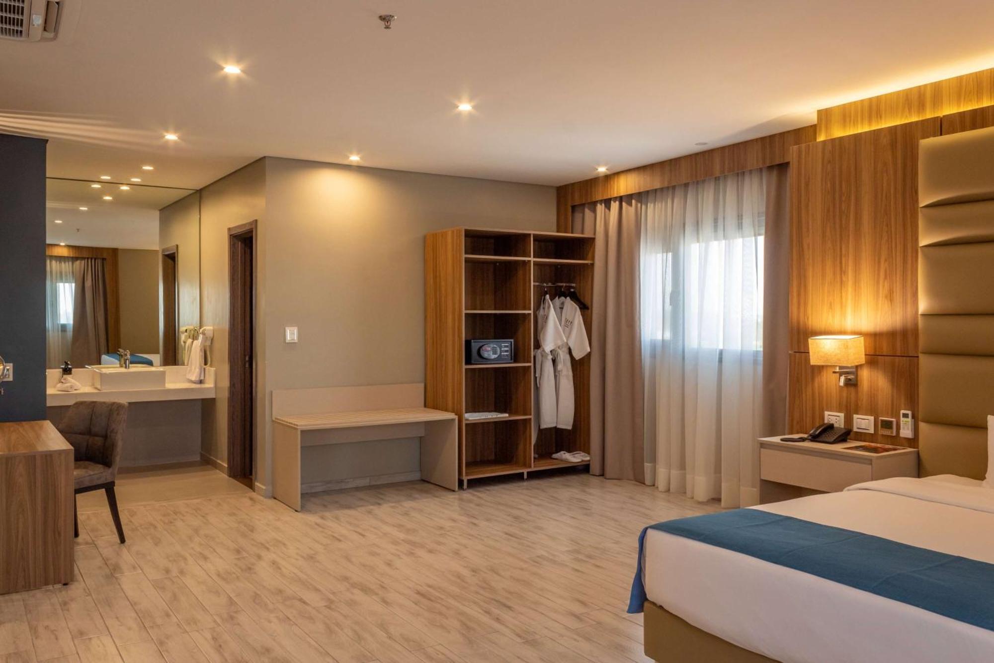 Tryp By Wyndham Asuncion Hotel Bagian luar foto